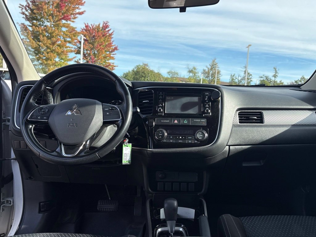 Used 2017 Mitsubishi Outlander ES FWD image 19