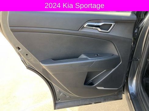 Used 2024 Kia Sportage LX image 20