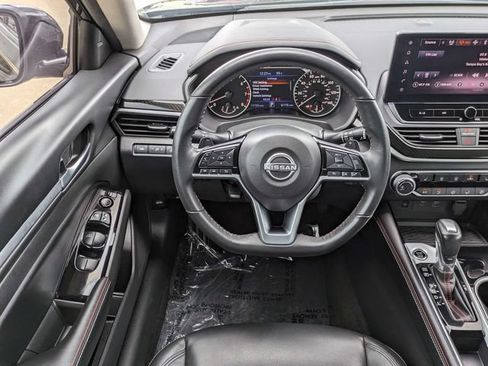 Used 2024 Nissan Altima 2.5 SR w/ SR Premium Package FWD image 16