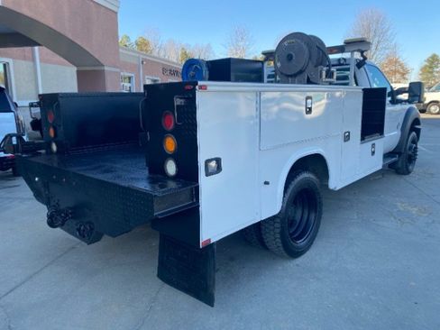 Used 2014 Ford F550 4x4 Regular Cab Super Duty image 6