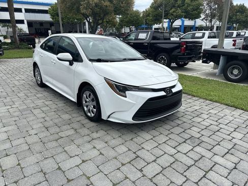 Used 2024 Toyota Corolla LE FWD image 16