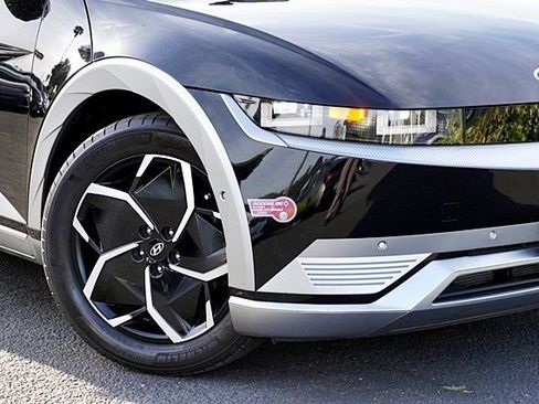 Certified 2024 Hyundai Ioniq 5 Limited RWD image 4