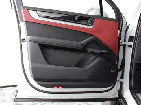 New 2026 Porsche Cayenne E-Hybrid image 21