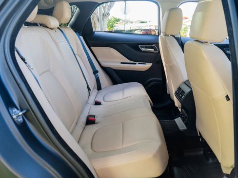 Used 2017 Jaguar F-PACE Premium image 54