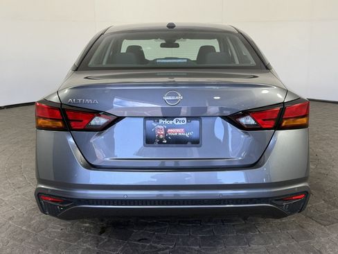 Used 2025 Nissan Altima 2.5 SV FWD image 5