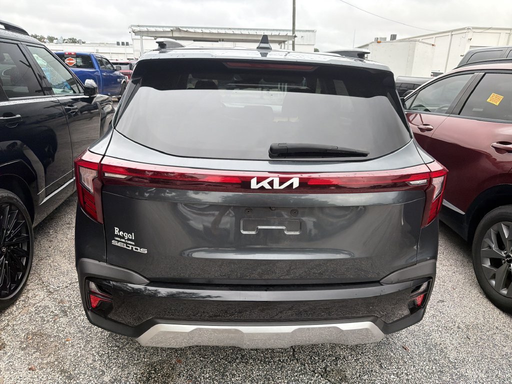 Certified 2025 Kia Seltos EX w/ EX Sunroof Package FWD image 7