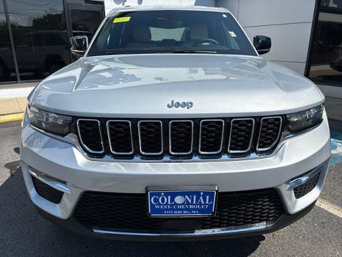 Used 2023 Jeep Grand Cherokee Limited AWD/4WD image 2
