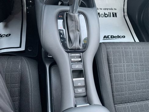 Used 2023 Honda HR-V LX image 15