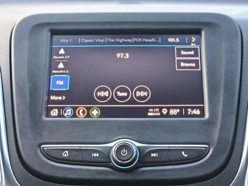 Used 2024 Chevrolet Equinox LT FWD image 23