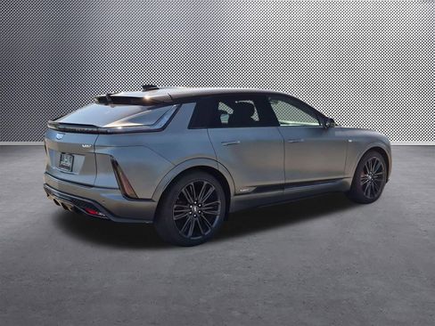 New 2026 Cadillac Lyriq V w/ Exterior Carbon Fiber Package AWD/4WD image 5