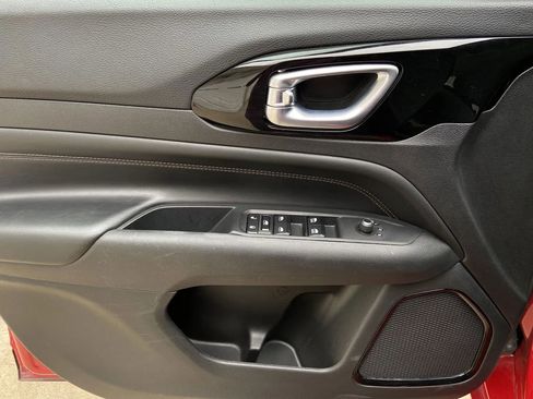 Used 2023 Jeep Compass Limited image 6