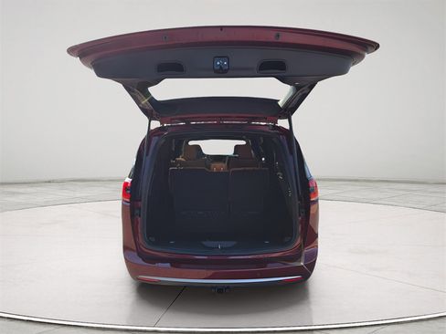 Used 2021 Chrysler Pacifica Pinnacle image 12
