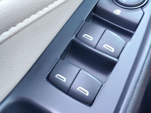 Used 2023 Chevrolet Traverse LS image 31