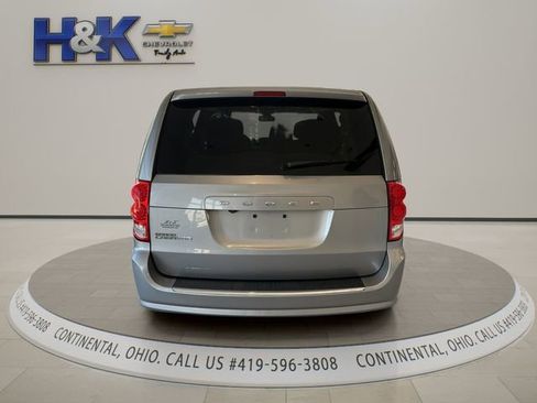 Used 2018 Dodge Grand Caravan SE FWD image 5