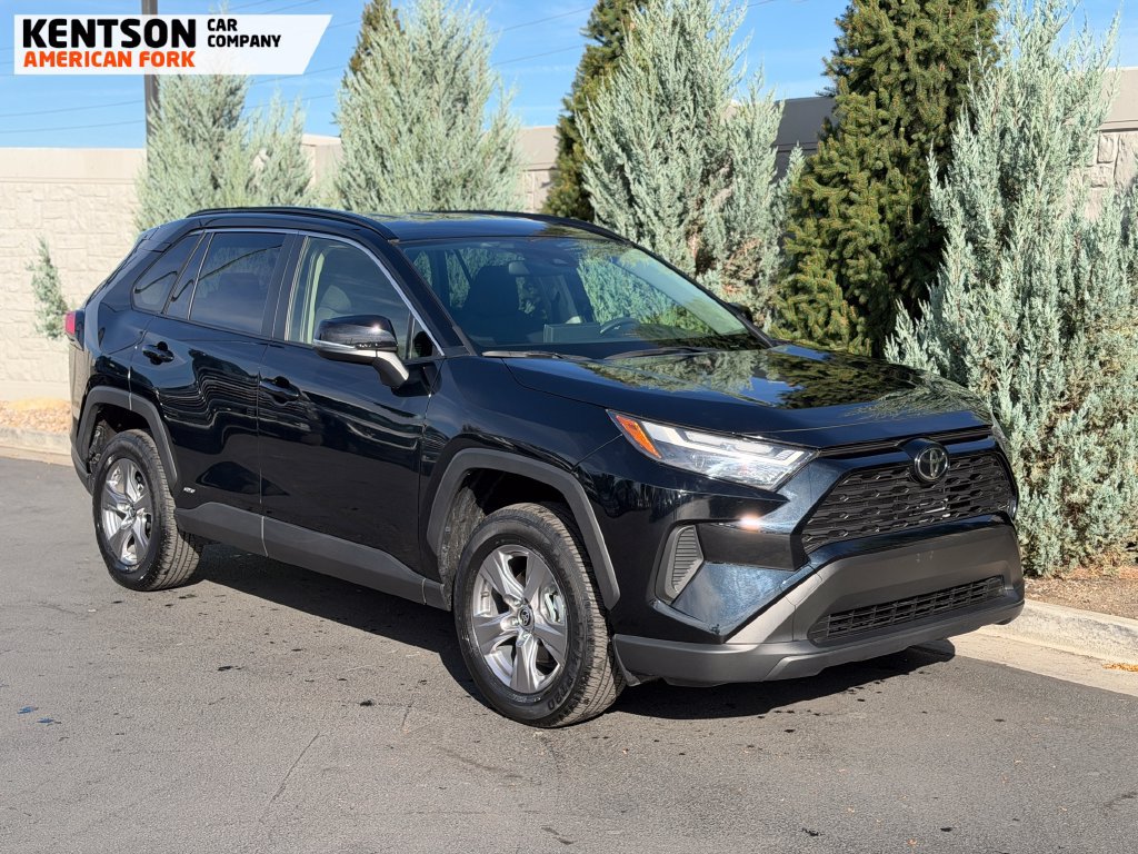 Used 2025 Toyota RAV4 LE AWD/4WD image 10