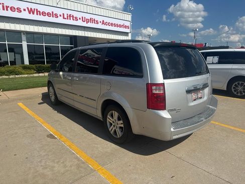 Used 2008 Dodge Grand Caravan SXT FWD image 7