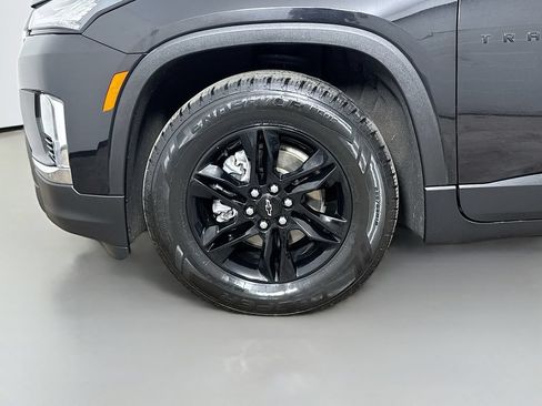 Used 2022 Chevrolet Traverse LT w/ Midnight/Sport Edition AWD/4WD image 39