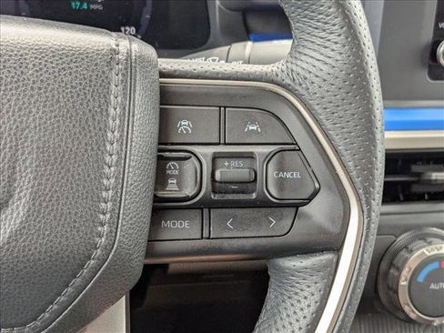 Used 2025 Toyota Tacoma TRD Off-Road AWD/4WD image 5