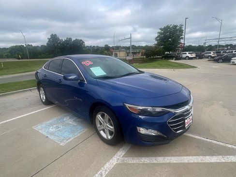 Used 2023 Chevrolet Malibu LT FWD image 4