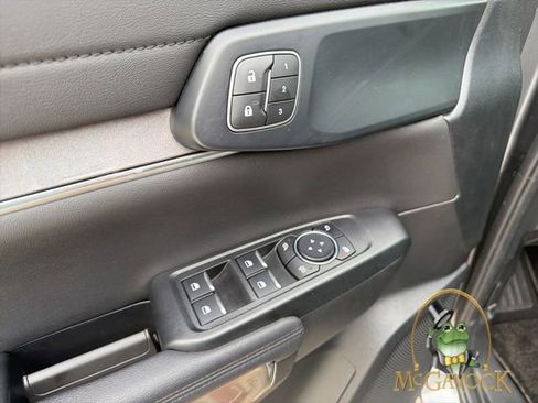 Used 2025 Ford Ranger Lariat w/ Black Appearance Package AWD/4WD image 10