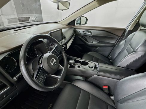 Used 2022 Nissan Rogue SV w/ SV Premium Package image 8