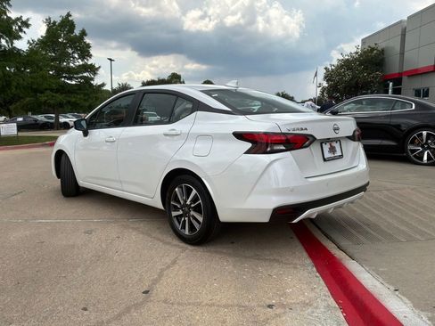 Used 2025 Nissan Versa SV FWD image 9