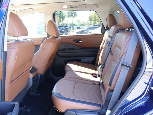 Used 2024 Nissan Pathfinder Platinum w/ Cargo Package image 42