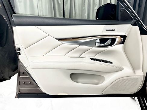 Used 2015 INFINITI Q70 L 5.6 w/ V8 Deluxe Technology Package image 35