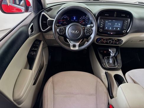 Used 2020 Kia Soul LX FWD image 18