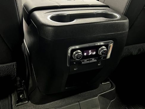 Used 2021 GMC Yukon SLT w/ SLT Premium Package AWD/4WD image 29