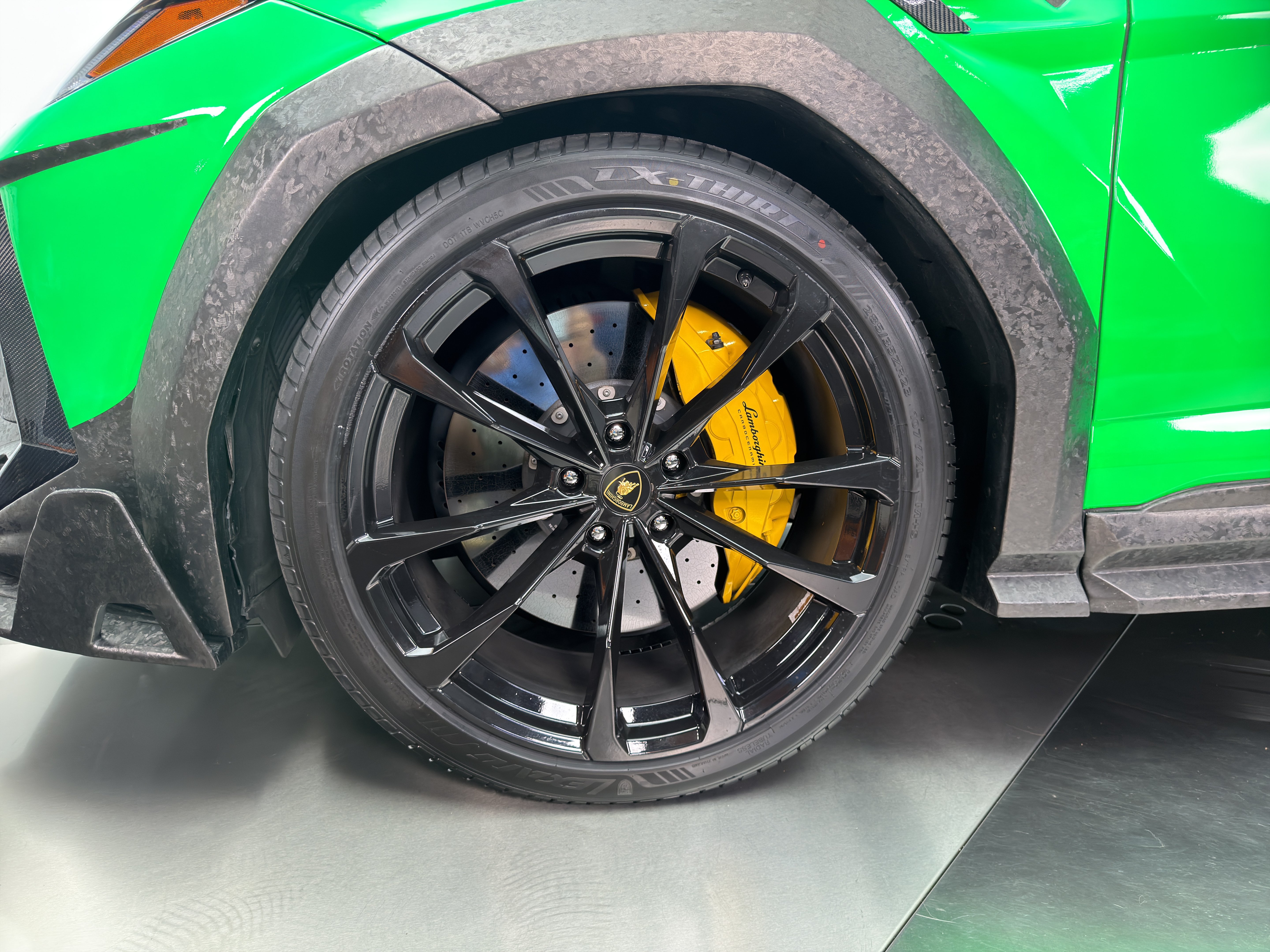 Used 2022 Lamborghini Urus AWD/4WD image 13