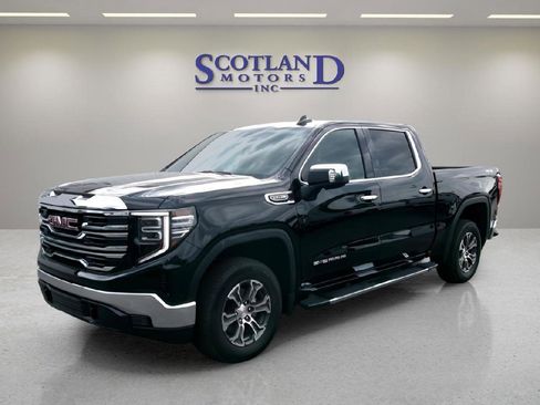 Used 2026 GMC Sierra 1500 SLT AWD/4WD image 2