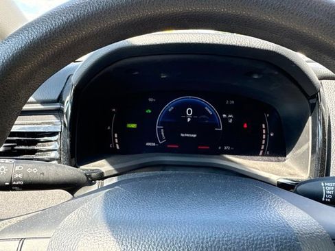 Used 2025 Toyota Camry LE FWD image 13