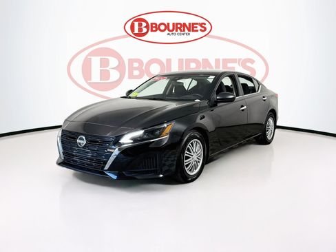 Used 2024 Nissan Altima 2.5 S FWD image 4
