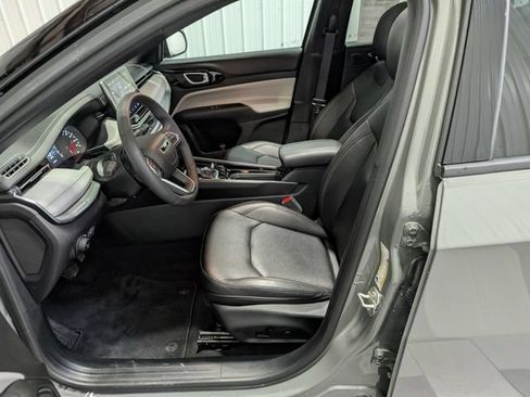 Used 2024 Jeep Compass Limited w/ Sun and Sound Group AWD/4WD image 15