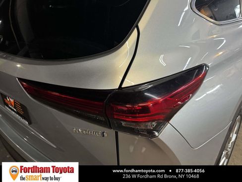 Used 2021 Toyota Highlander Limited AWD/4WD image 11