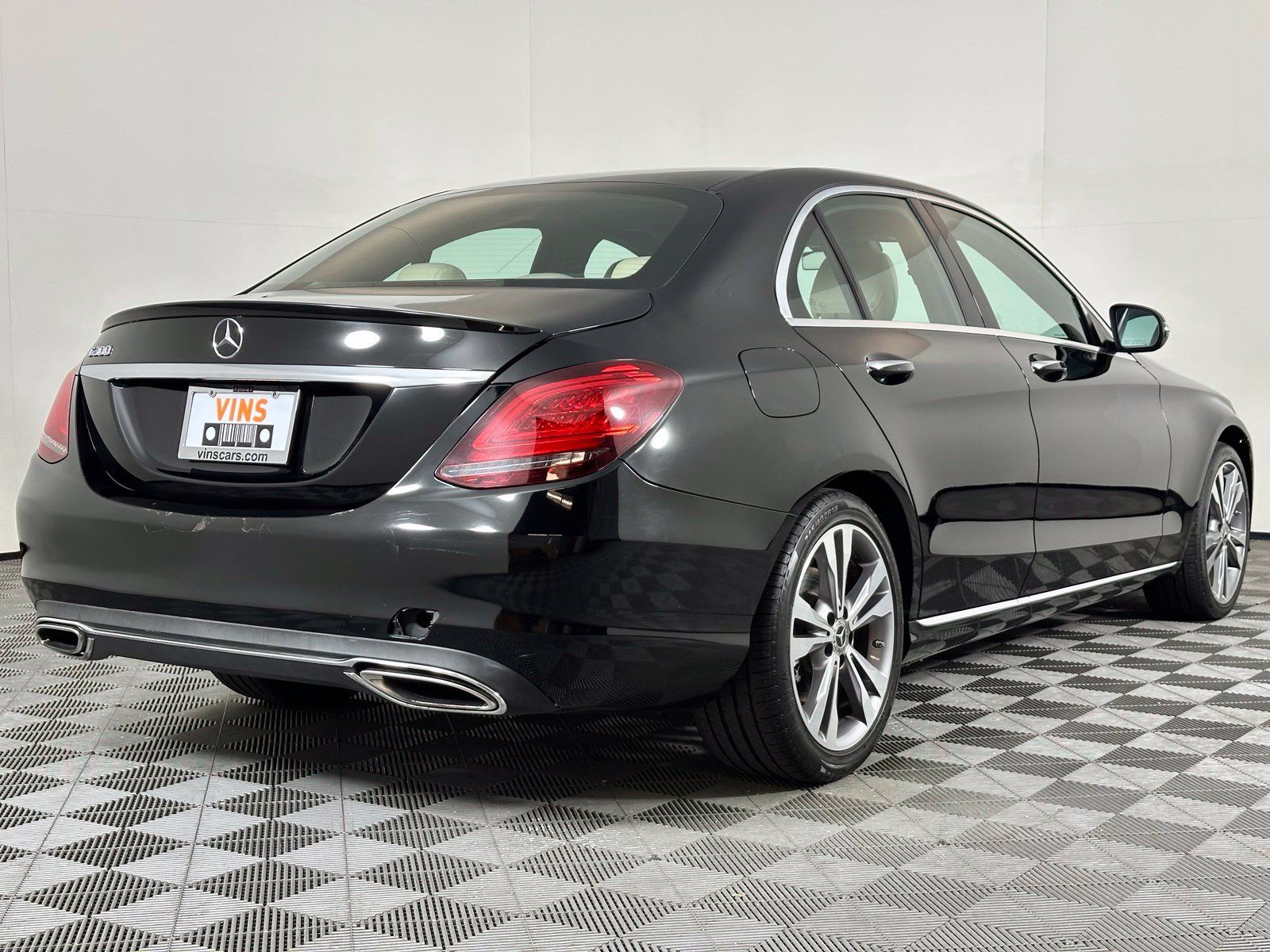 Used 2019 Mercedes-Benz C 300 Sedan image 4