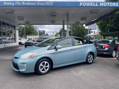 Used 2015 Toyota Prius Two FWD image 31