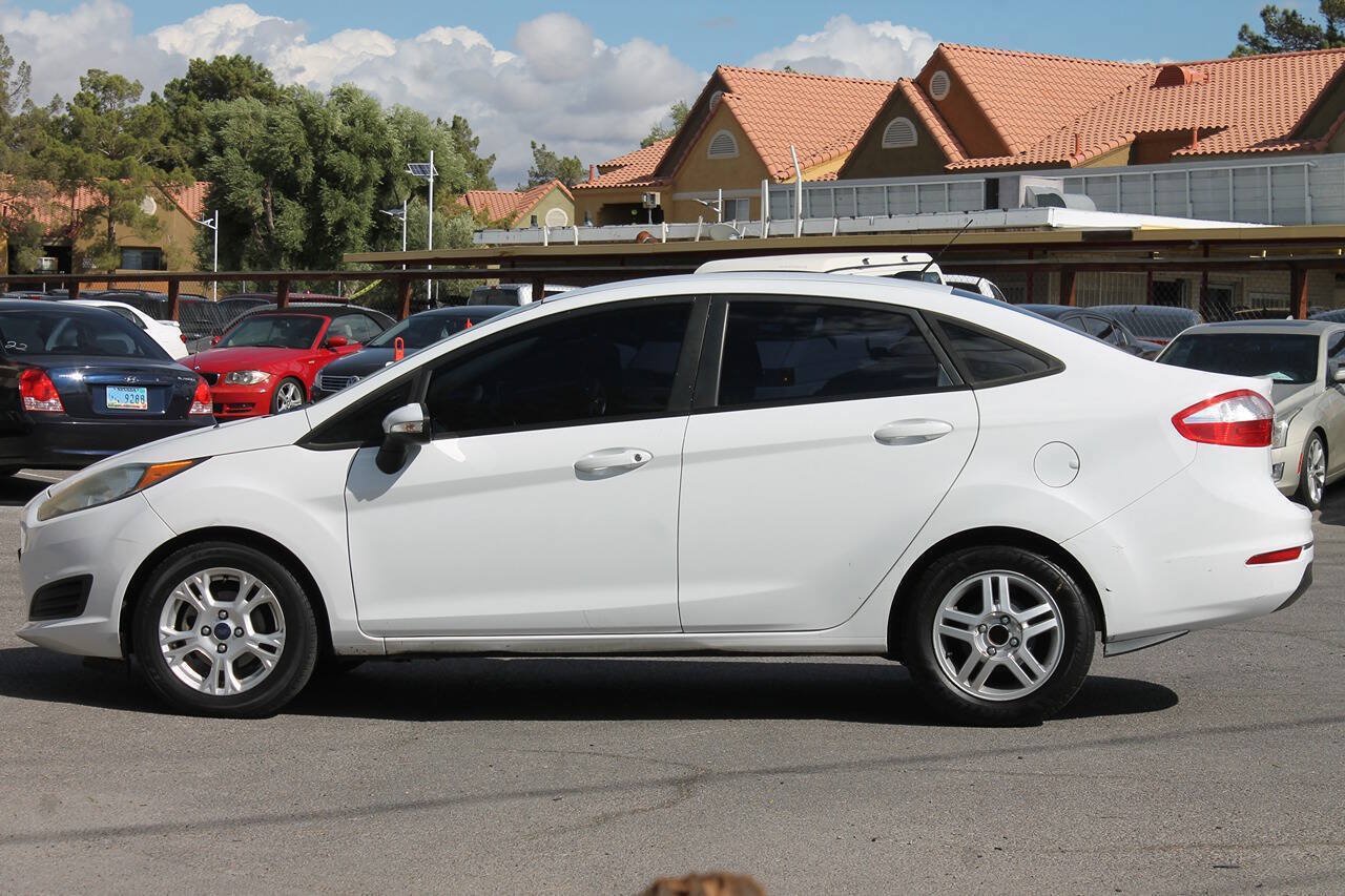 Used 2015 Ford Fiesta SE FWD image 4