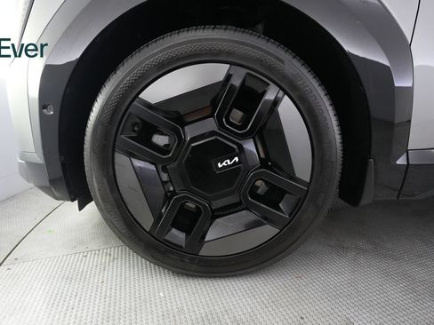 Used 2024 Kia EV9 GT-Line AWD/4WD image 19