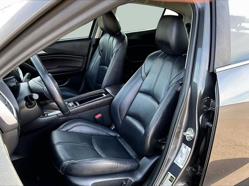 Used 2017 MAZDA MAZDA3 Touring w/ Popular Equipment Package image 20