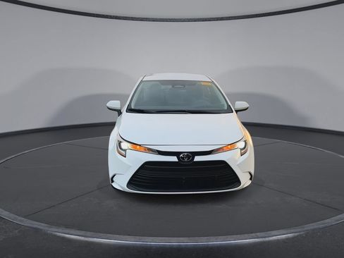 Used 2024 Toyota Corolla LE FWD image 3