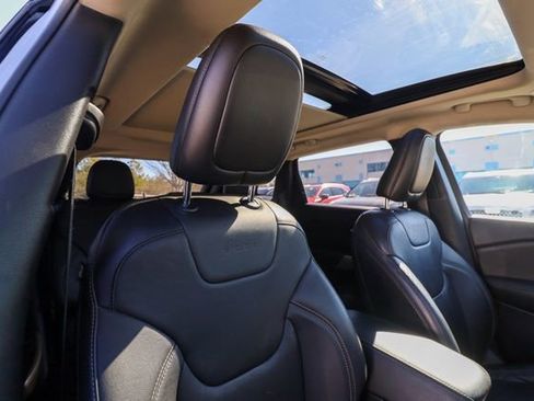 Used 2018 Jeep Cherokee Limited image 45