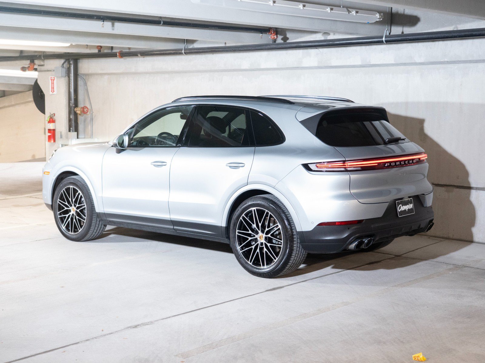 Certified 2024 Porsche Cayenne AWD/4WD image 3