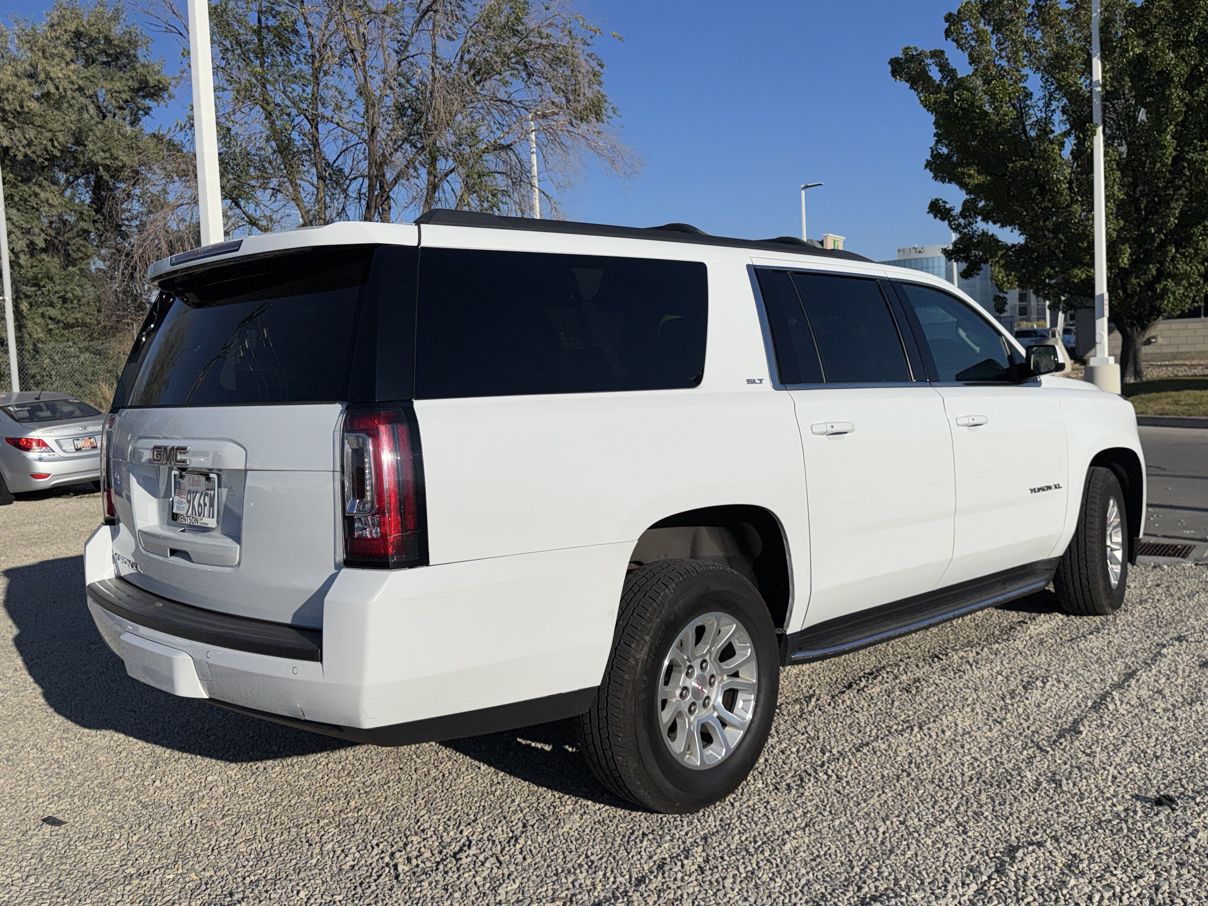 Used 2019 GMC Yukon XL SLT w/ Open Road Package AWD/4WD image 3