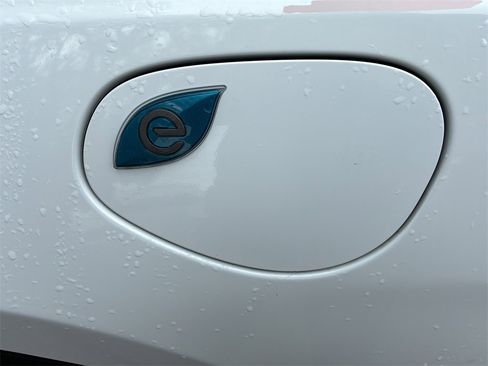 Used 2018 Chrysler Pacifica Touring-L image 45