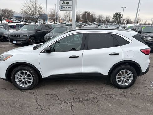 Used 2022 Ford Escape SE w/ Convenience Package image 4