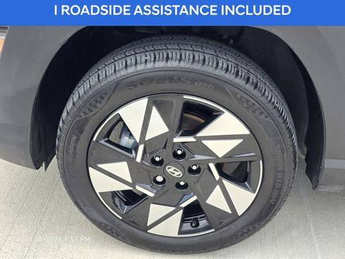 Certified 2024 Hyundai Kona SEL w/ Convenience Package image 11