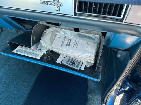 Used 1988 Chevrolet Silverado 3500 2WD Crew Cab image 36