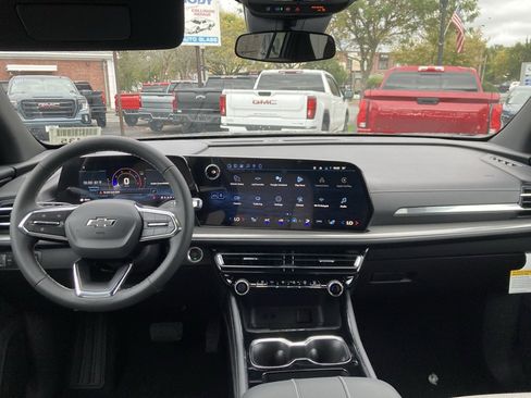 New 2026 Chevrolet Traverse LT w/ Midnight/Sport Edition image 11